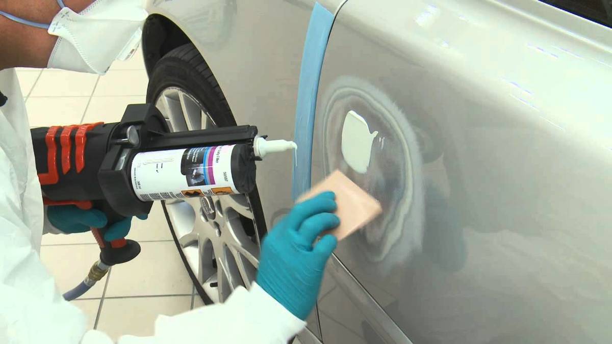 Spot Repair Lackierung Carrosserie Fricktal Oeschgen - Professionelle Teillackierung