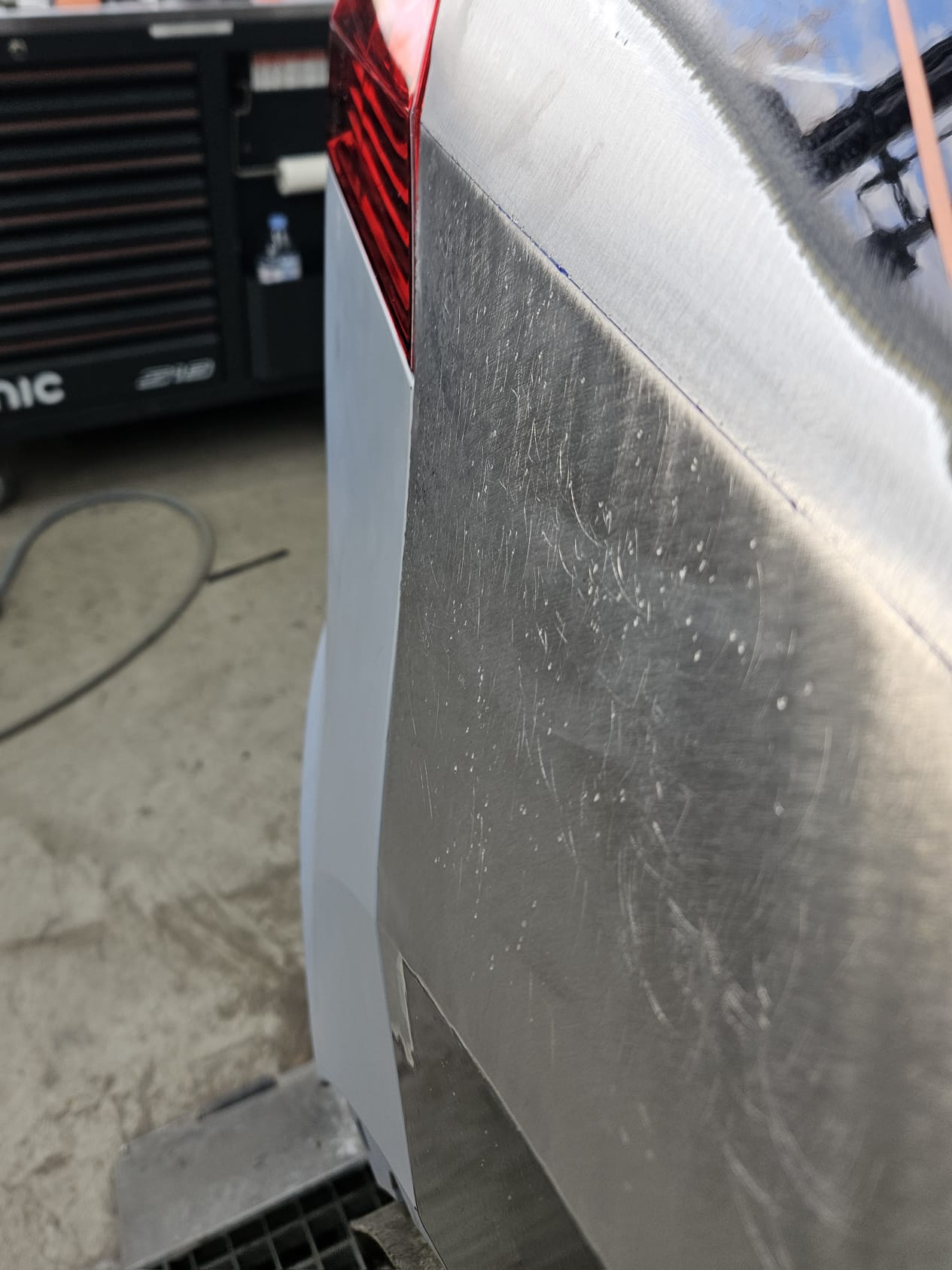 VW Tiguan Seitenwand Instandsetzung