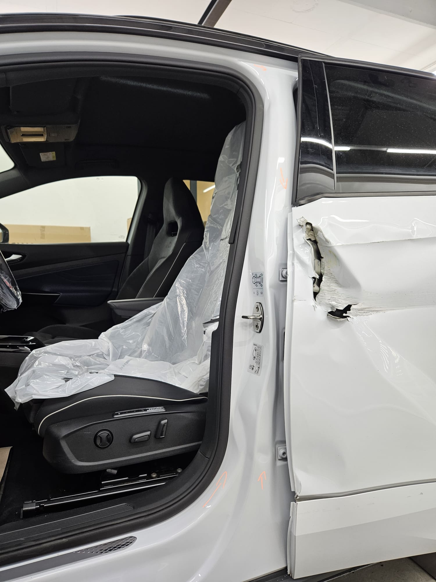 VW ID4 Elektro B-Säule Neu