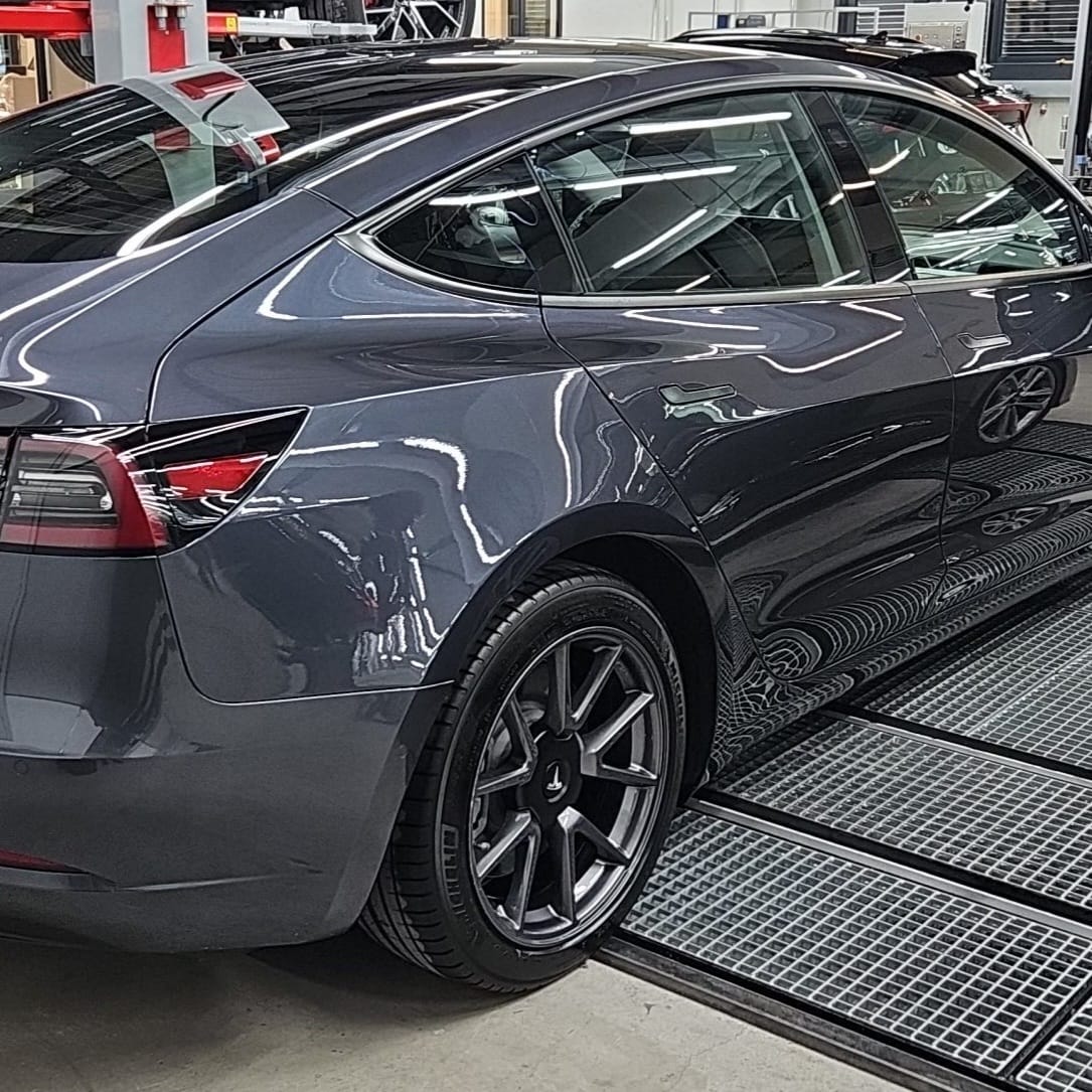 Tesla Seitenwandersatz